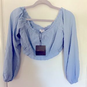 Cropped blue blouse